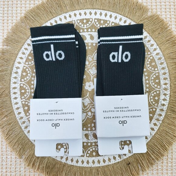 NWT ALO Yoga Throwback Sock - 2 Pairs - Picture 1 of 4